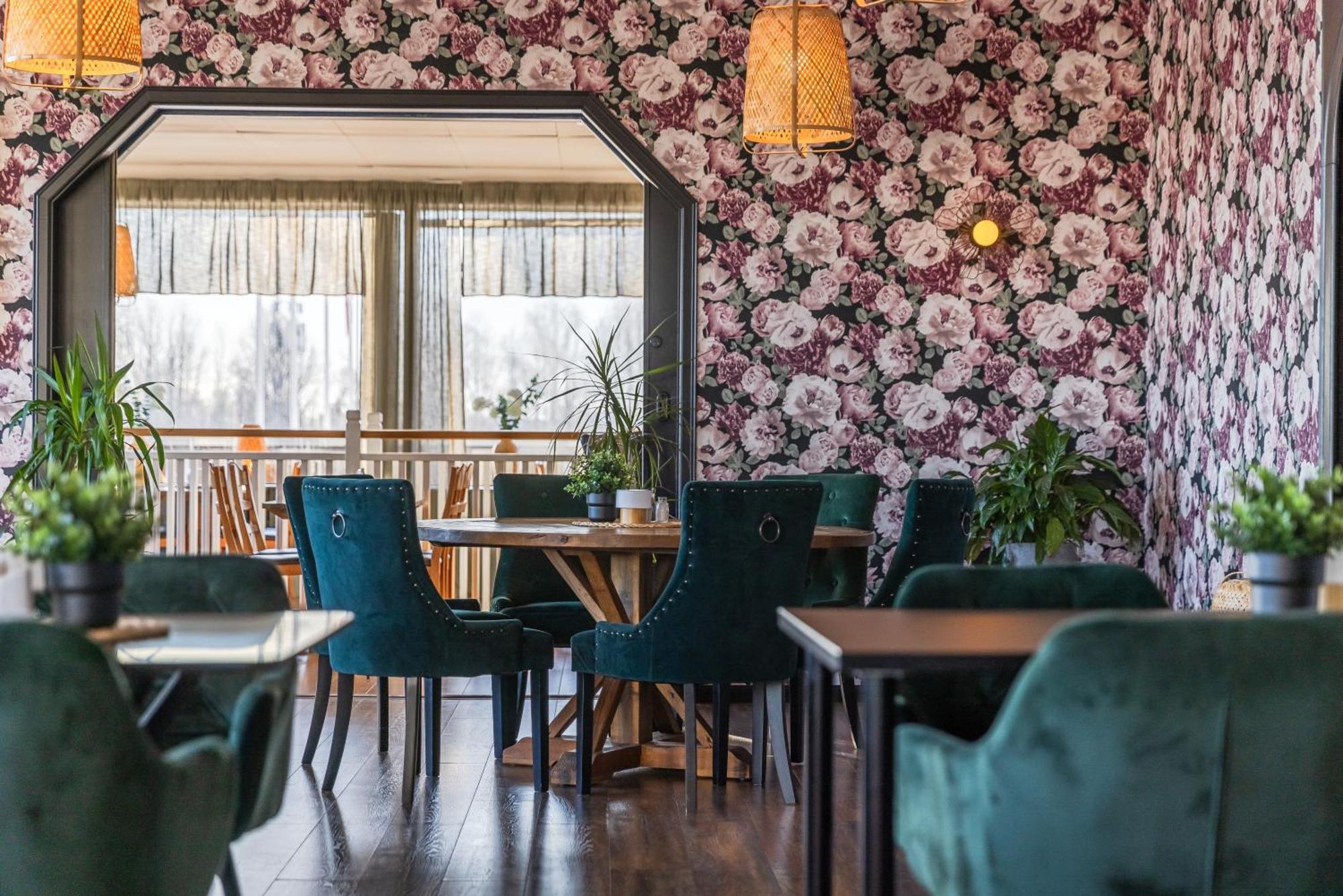 Hotell Kung Goesta By First Mora Exterior foto